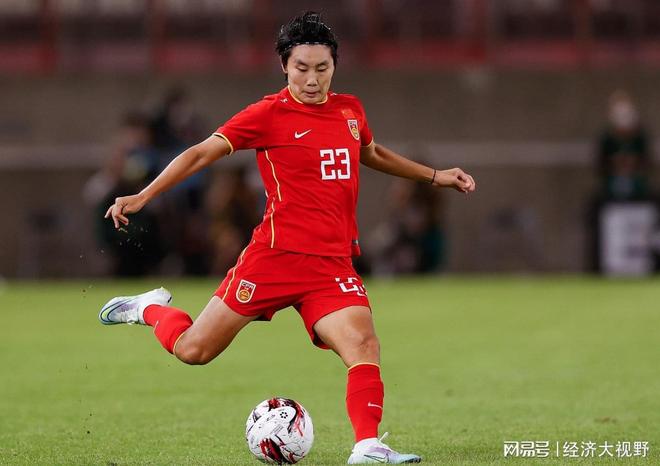 开云体育在线-中国女足再度登顶，夺取胜利领跑者