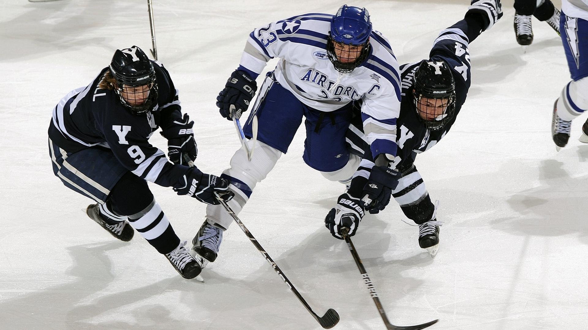 开云体育下载-绝境双雄，范弗利特欧冠封神夜，勇士险胜背后的孤勇者哲学
